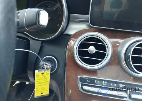 2015 Mercedes-Benz C 300 4Matic from USA, damaged, VIN 55SWF4KBXFU003298